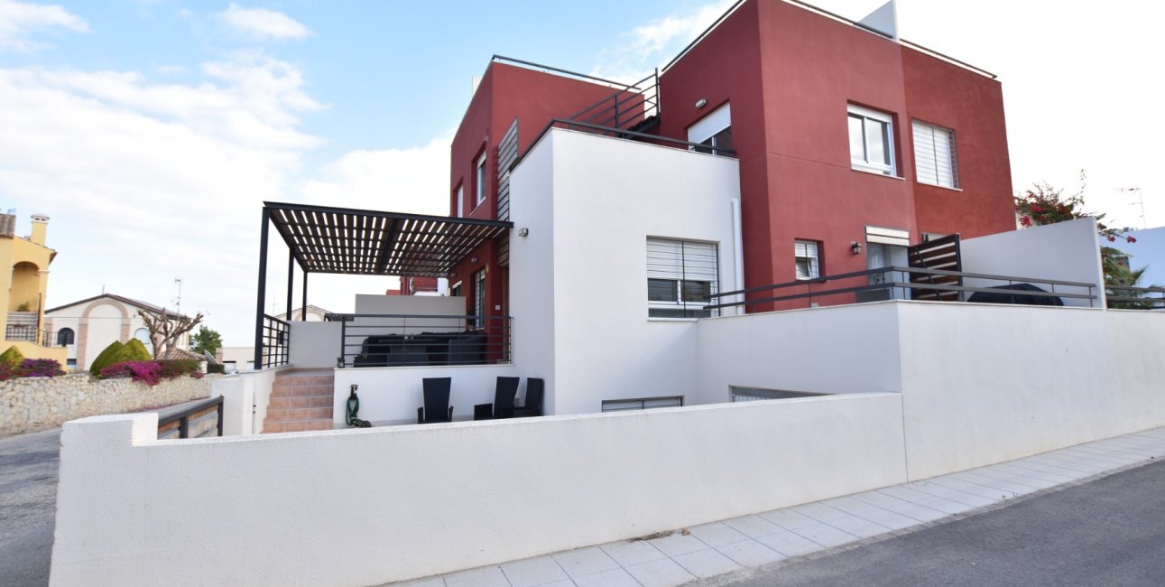 Resale - Townhouse -
Algorfa - La Finca Golf Resort