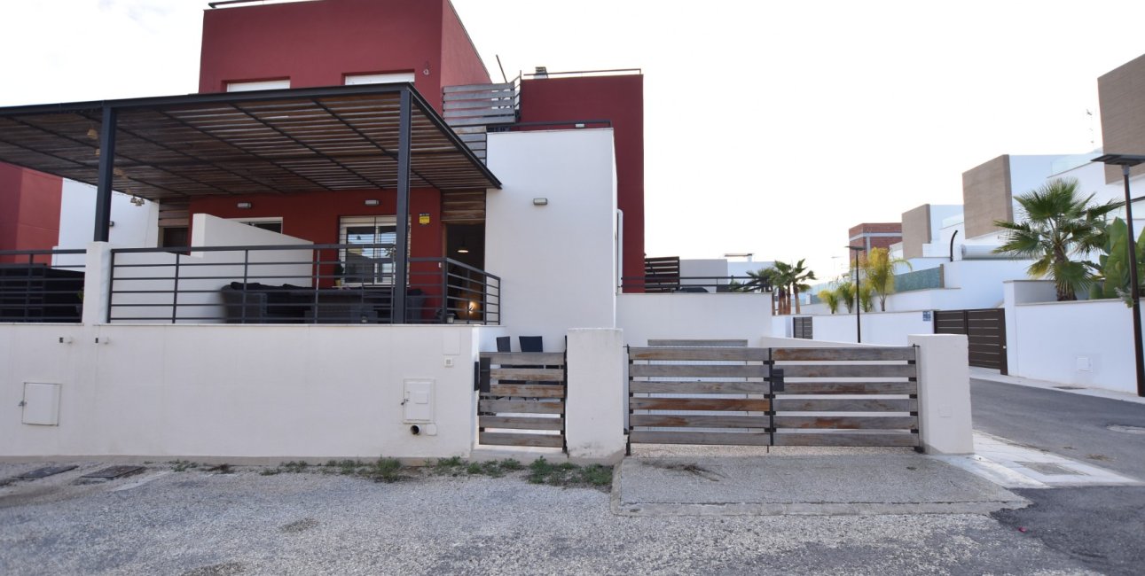 Resale - Townhouse -
Algorfa - La Finca Golf Resort