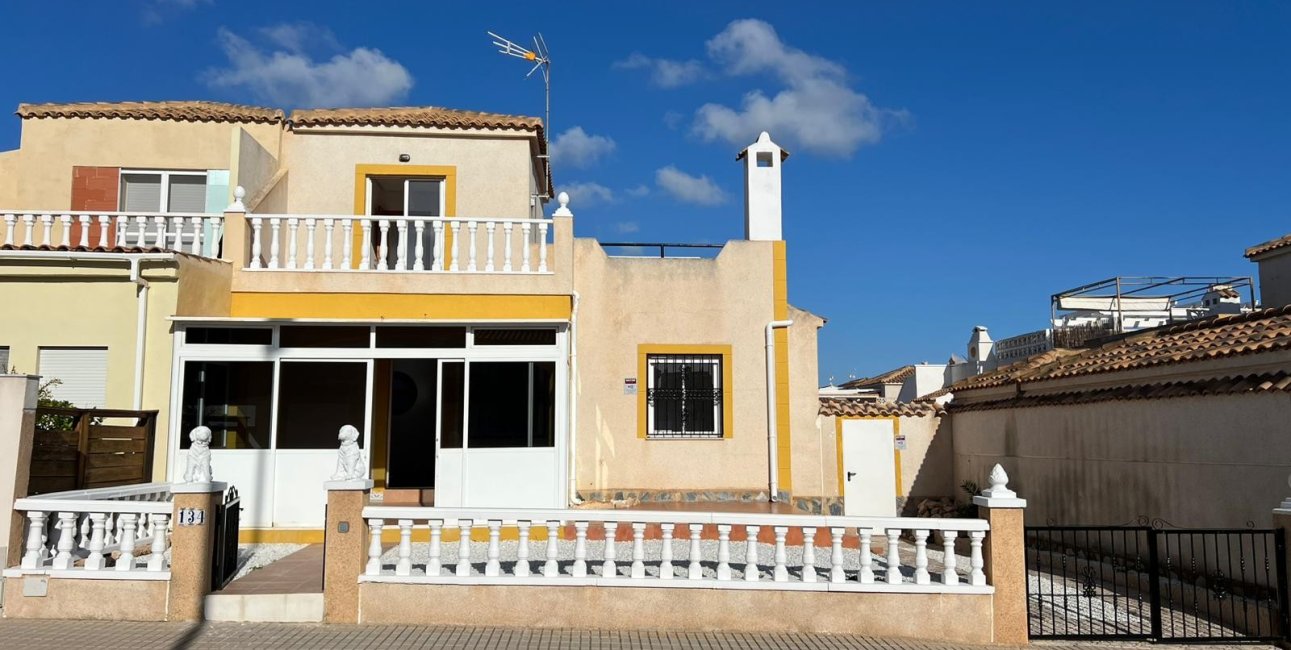 Rynek wtórny - Dom Szeregowy -
Orihuela Costa - Punta Prima