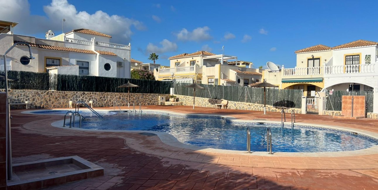 Rynek wtórny - Dom Szeregowy -
Orihuela Costa - Punta Prima