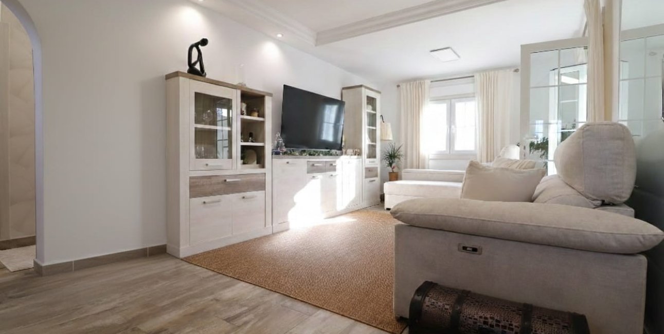 Resale - Villa -
Orihuela Costa - Villamartin