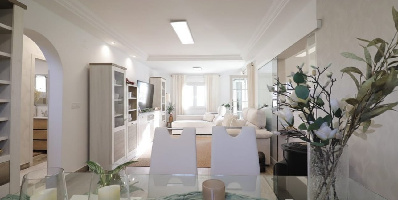 Resale - Villa -
Orihuela Costa - Villamartin