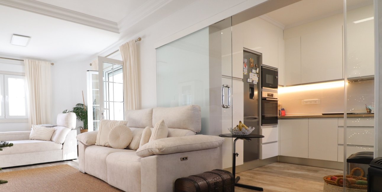 Resale - Villa -
Orihuela Costa - Villamartin