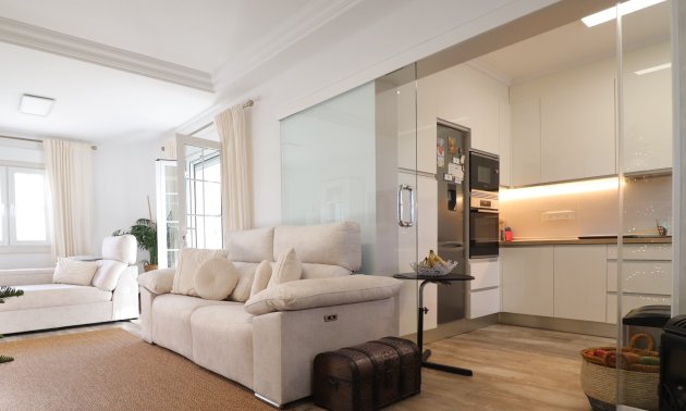 Resale - Villa -
Orihuela Costa - Villamartin