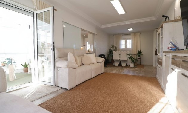 Resale - Villa -
Orihuela Costa - Villamartin