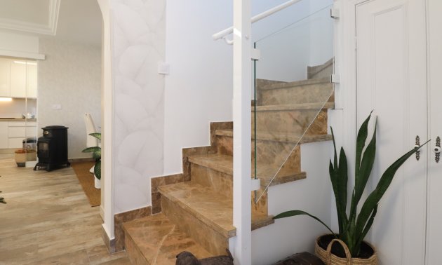 Resale - Villa -
Orihuela Costa - Villamartin