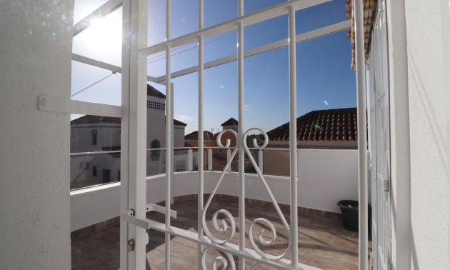Resale - Villa -
Orihuela Costa - Villamartin