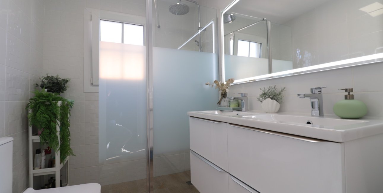 Resale - Villa -
Orihuela Costa - Villamartin