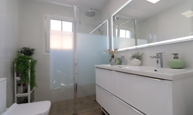 Resale - Villa -
Orihuela Costa - Villamartin