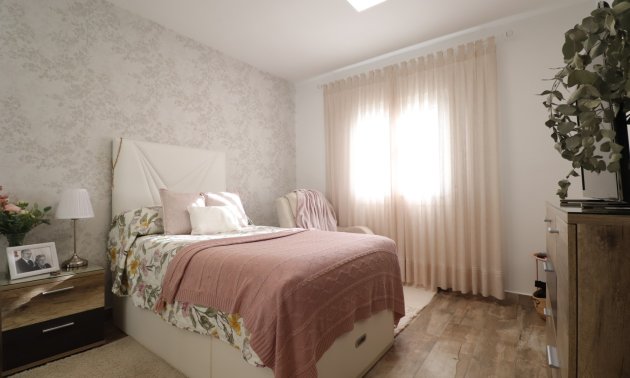 Resale - Villa -
Orihuela Costa - Villamartin