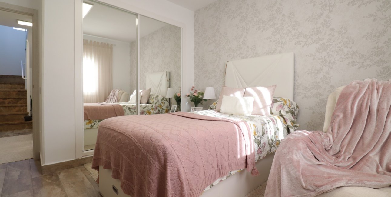 Resale - Villa -
Orihuela Costa - Villamartin