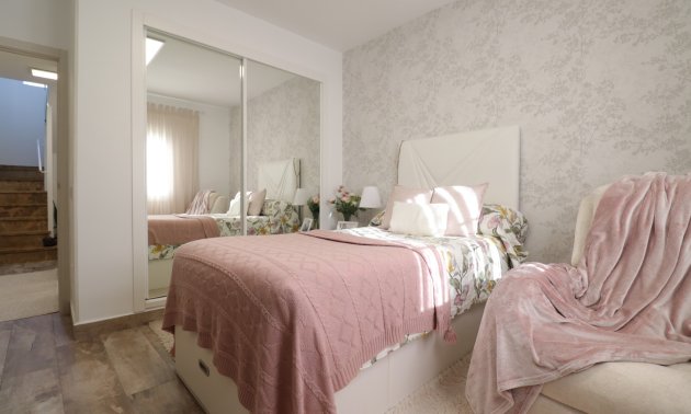 Resale - Villa -
Orihuela Costa - Villamartin