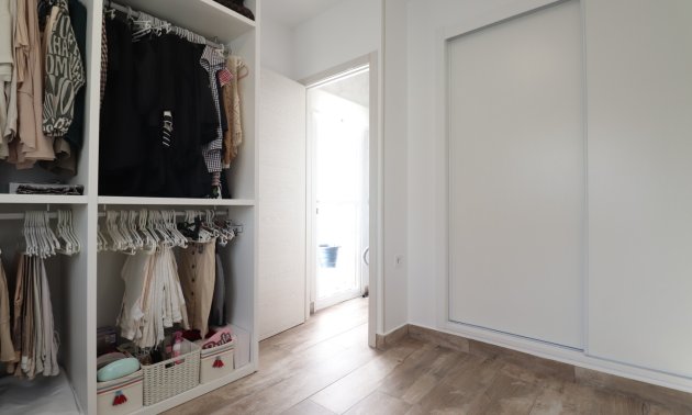 Resale - Villa -
Orihuela Costa - Villamartin