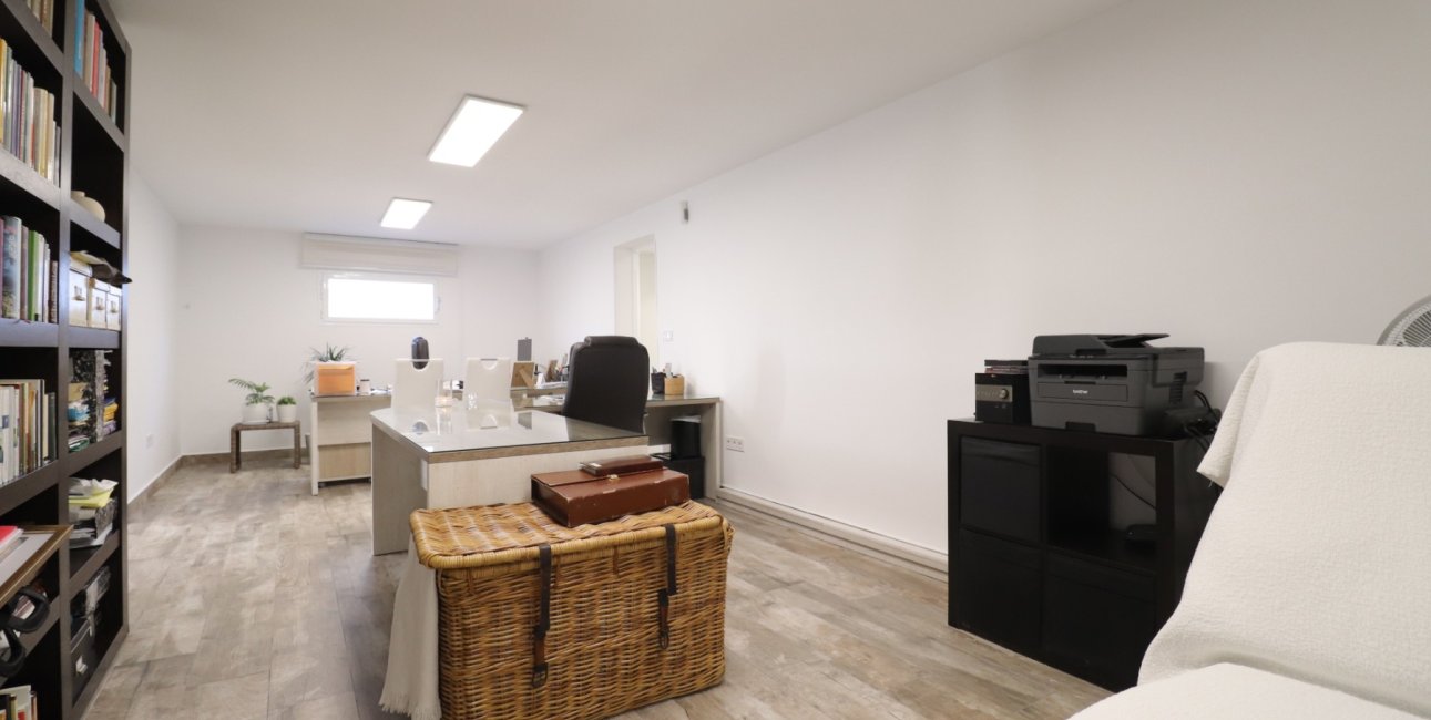 Resale - Villa -
Orihuela Costa - Villamartin