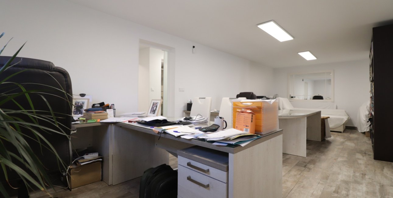 Resale - Villa -
Orihuela Costa - Villamartin