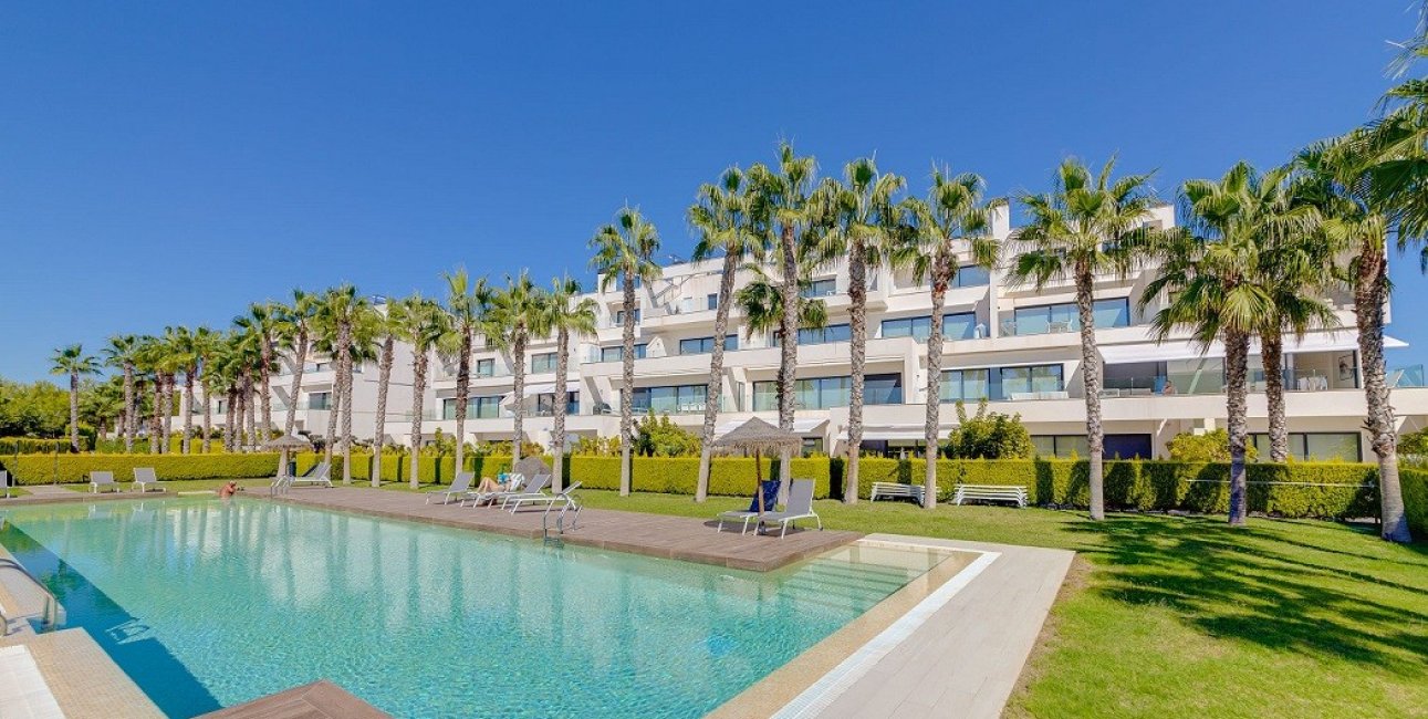 Resale - Apartment / flat -
Las Colinas Golf Resort