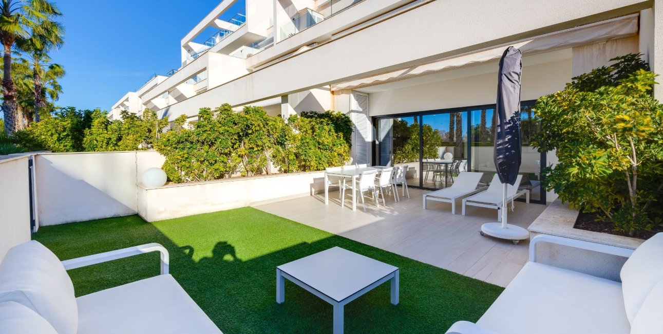 Resale - Apartment / flat -
Las Colinas Golf Resort