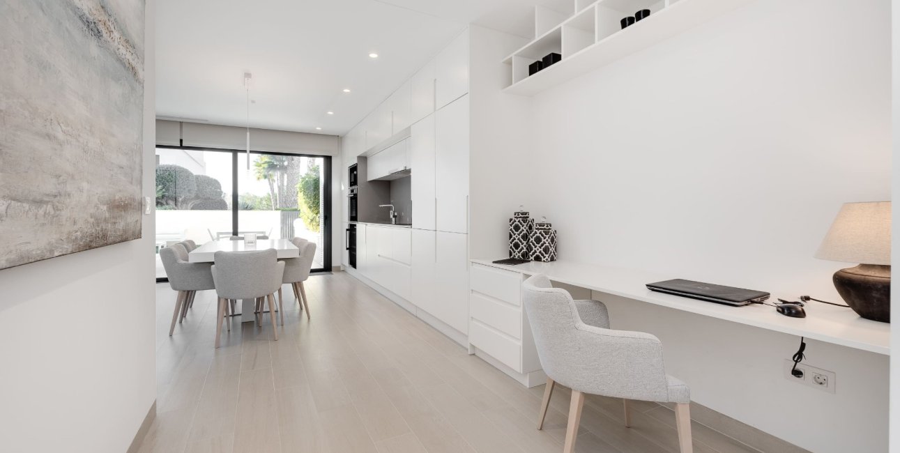 Resale - Apartment / flat -
Las Colinas Golf Resort