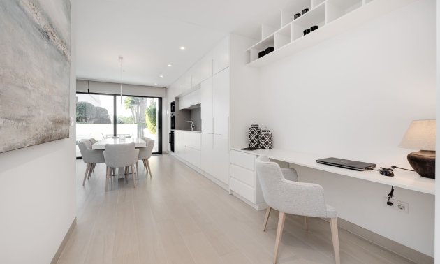 Resale - Apartment / flat -
Las Colinas Golf Resort