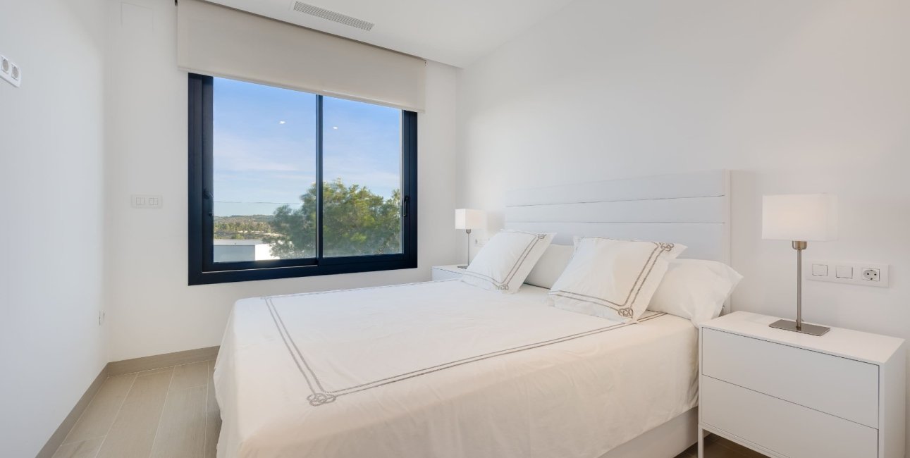 Resale - Apartment / flat -
Las Colinas Golf Resort