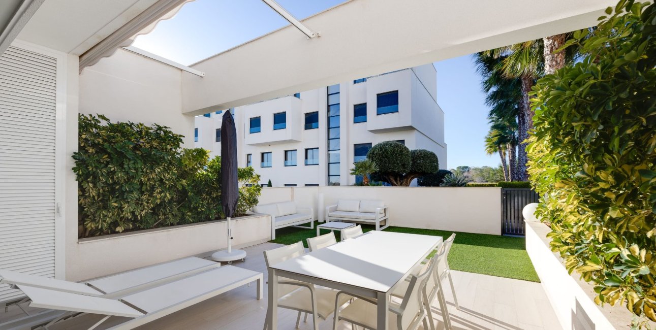 Resale - Apartment / flat -
Las Colinas Golf Resort