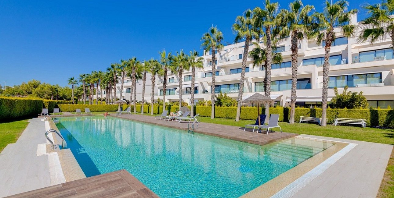 Resale - Apartment / flat -
Las Colinas Golf Resort