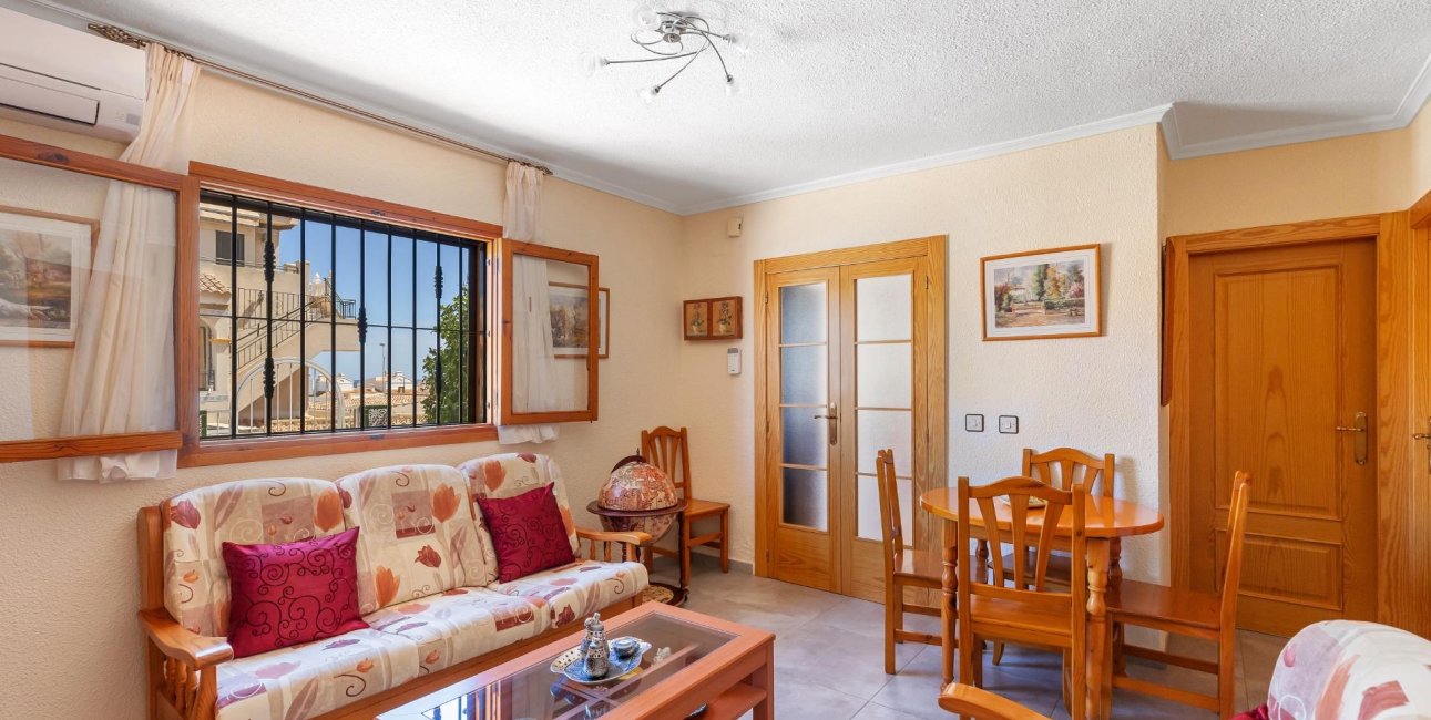 Resale - Villa -
Torrevieja - Torreblanca