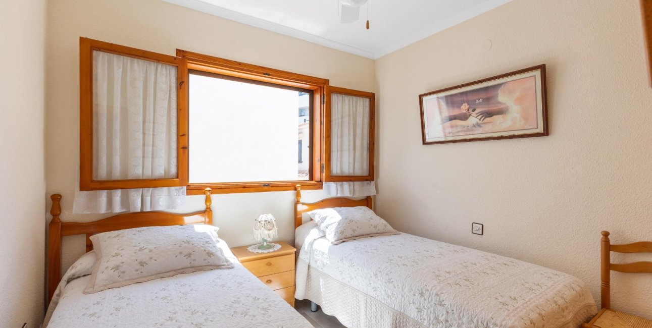 Resale - Villa -
Torrevieja - Torreblanca