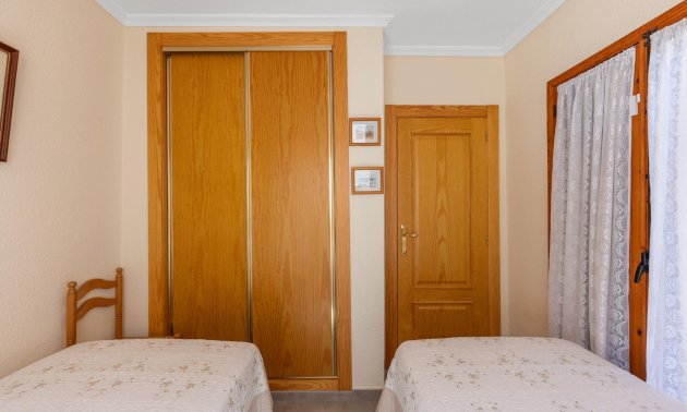 Resale - Villa -
Torrevieja - Torreblanca