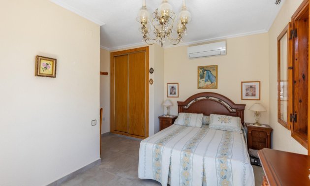 Resale - Villa -
Torrevieja - Torreblanca