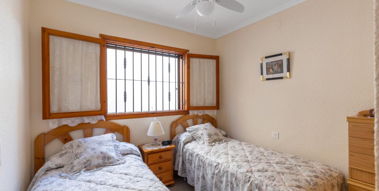 Resale - Villa -
Torrevieja - Torreblanca