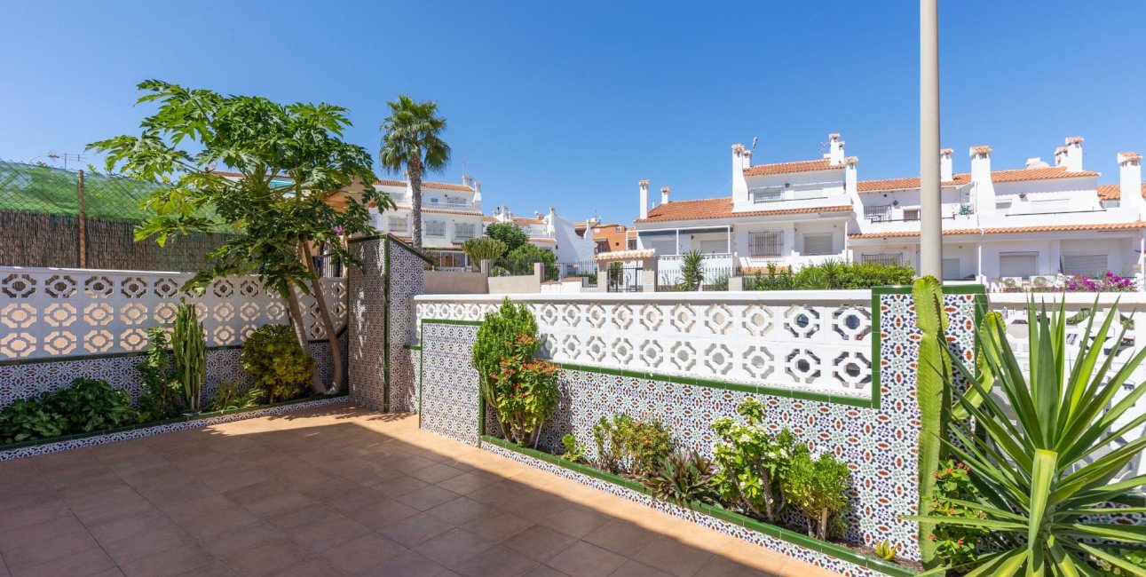 Resale - Villa -
Torrevieja - Torreblanca