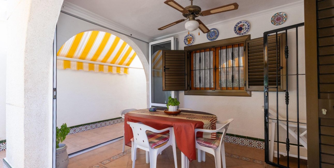 Resale - Villa -
Torrevieja - Torreblanca