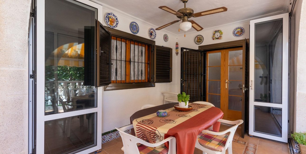 Resale - Villa -
Torrevieja - Torreblanca