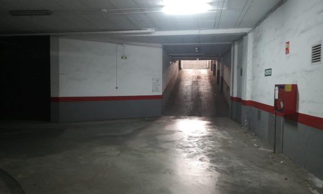 Resale - Garage -
Torrevieja - Estacion de autobuses