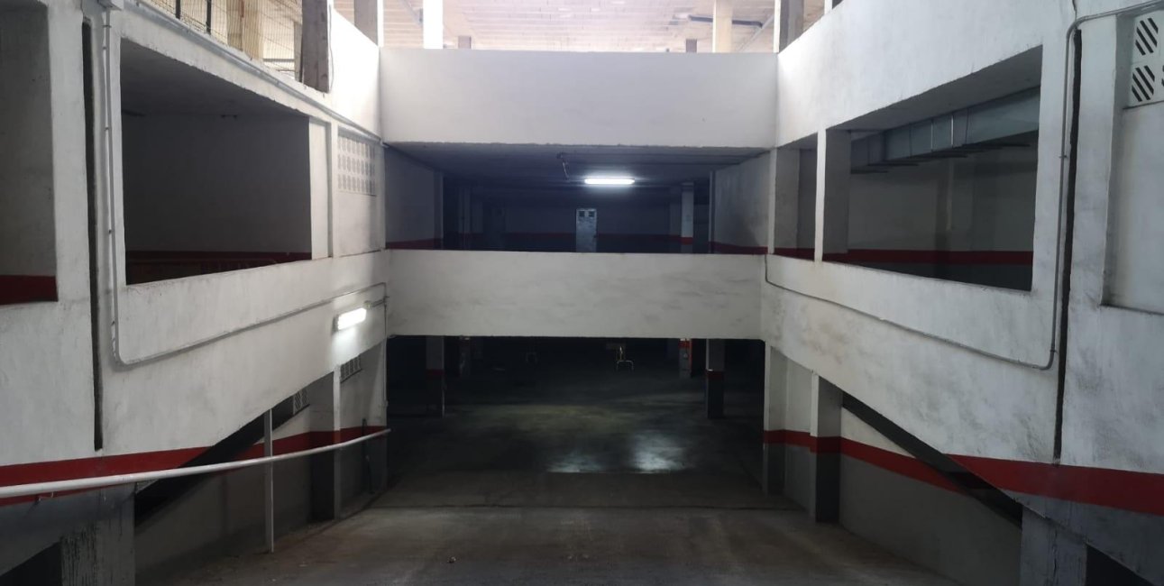 Resale - Garage -
Torrevieja - Estacion de autobuses