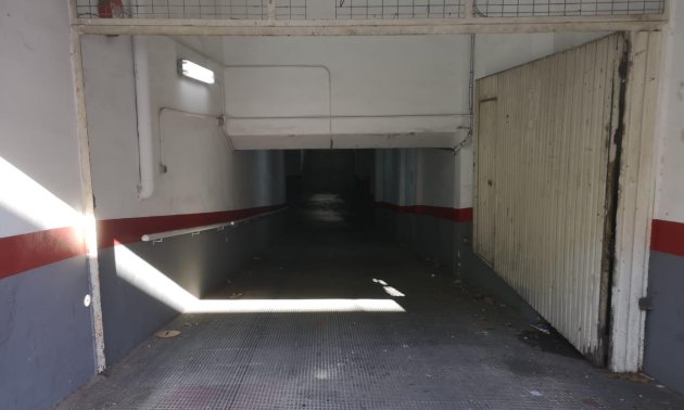 Resale - Garage -
Torrevieja - Estacion de autobuses