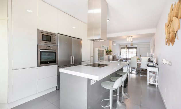 Resale - Apartment / flat -
Torre de La Horadada - Torre de La Horadada - Town