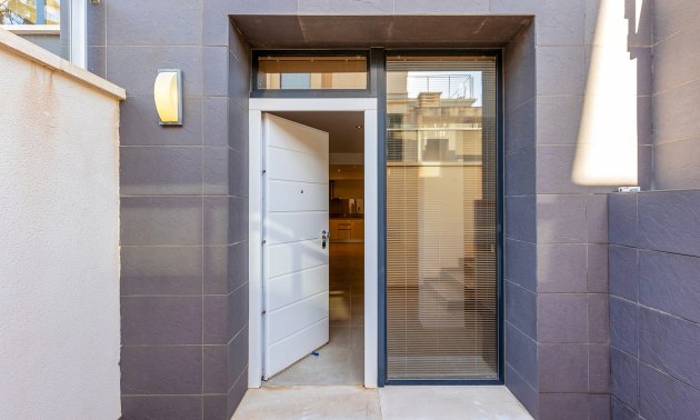 Rynek wtórny - Willa -
Orihuela Costa - La Zenia