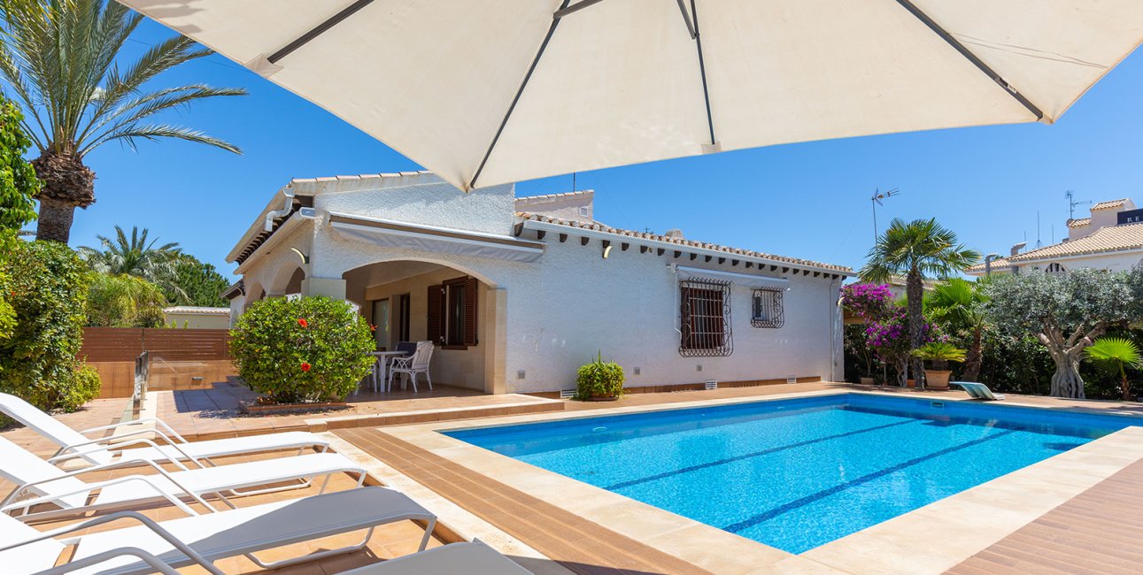 Resale - Villa -
Orihuela Costa - Punta Prima