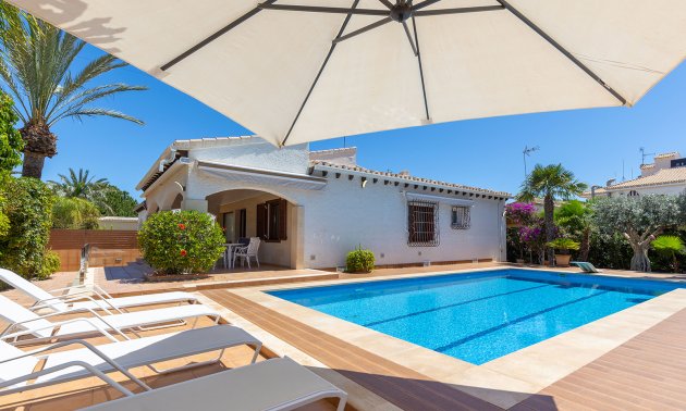 Resale - Villa -
Orihuela Costa - Punta Prima