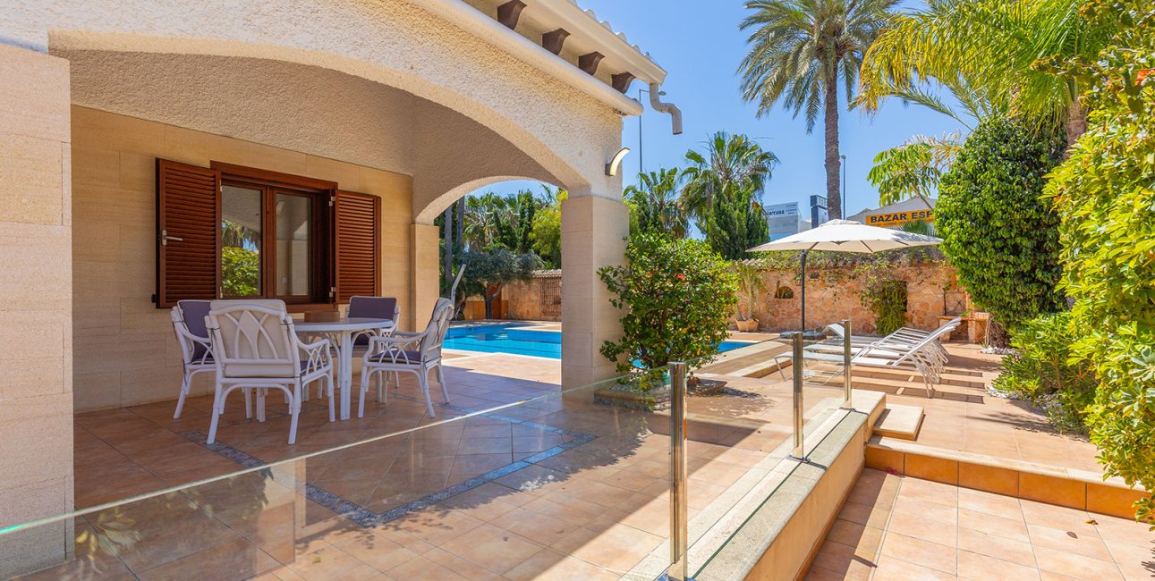 Resale - Villa -
Orihuela Costa - Punta Prima