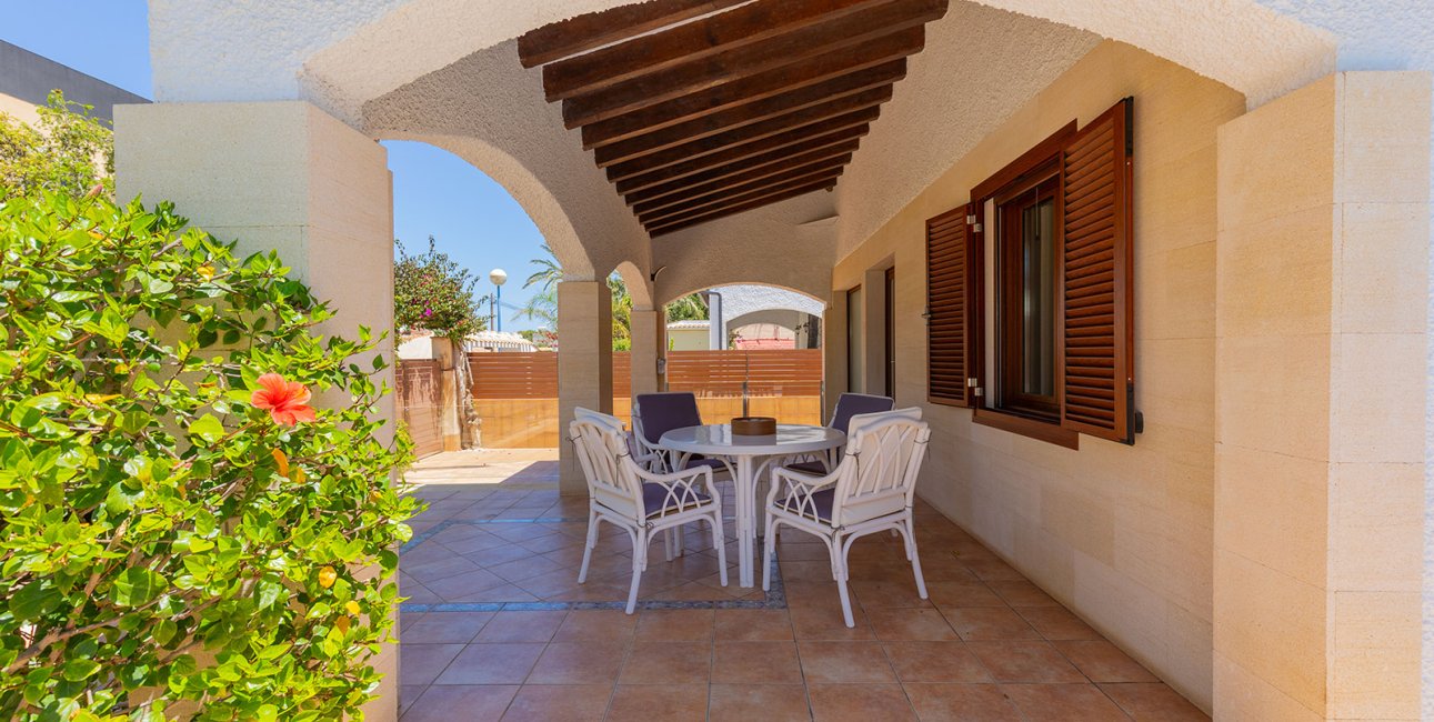 Resale - Villa -
Orihuela Costa - Punta Prima