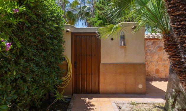 Resale - Villa -
Orihuela Costa - Punta Prima