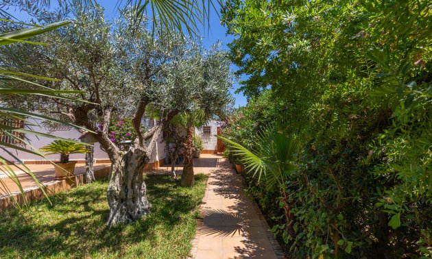 Resale - Villa -
Orihuela Costa - Punta Prima