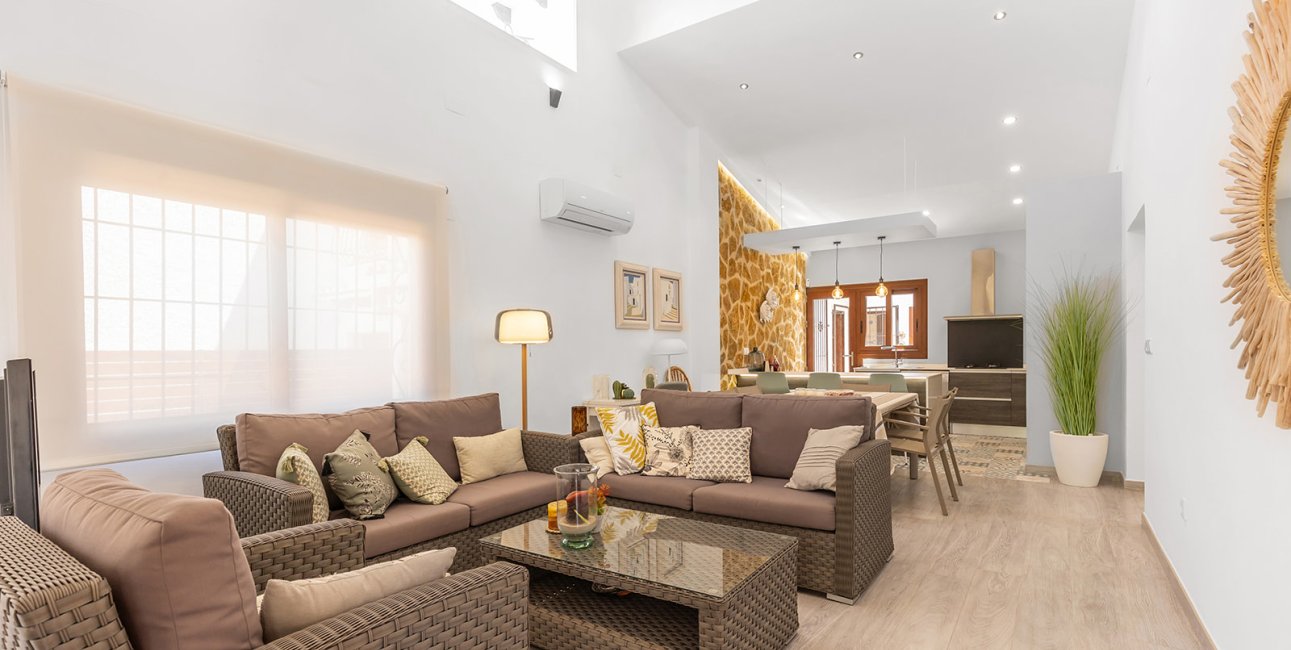 Resale - Villa -
Orihuela Costa - Punta Prima