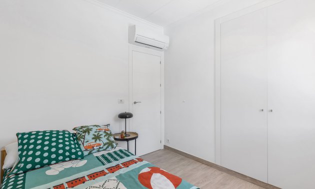 Resale - Villa -
Orihuela Costa - Punta Prima