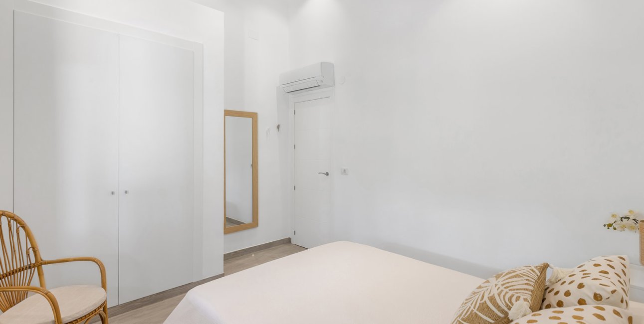 Resale - Villa -
Orihuela Costa - Punta Prima