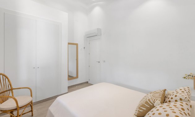 Resale - Villa -
Orihuela Costa - Punta Prima