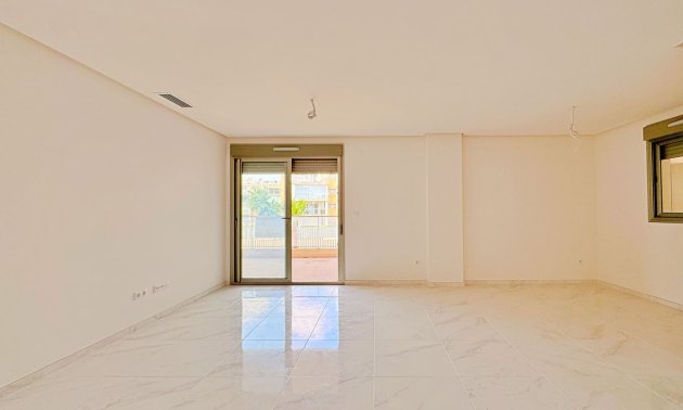 Resale - Apartment / flat -
Orihuela Costa - Villamartin